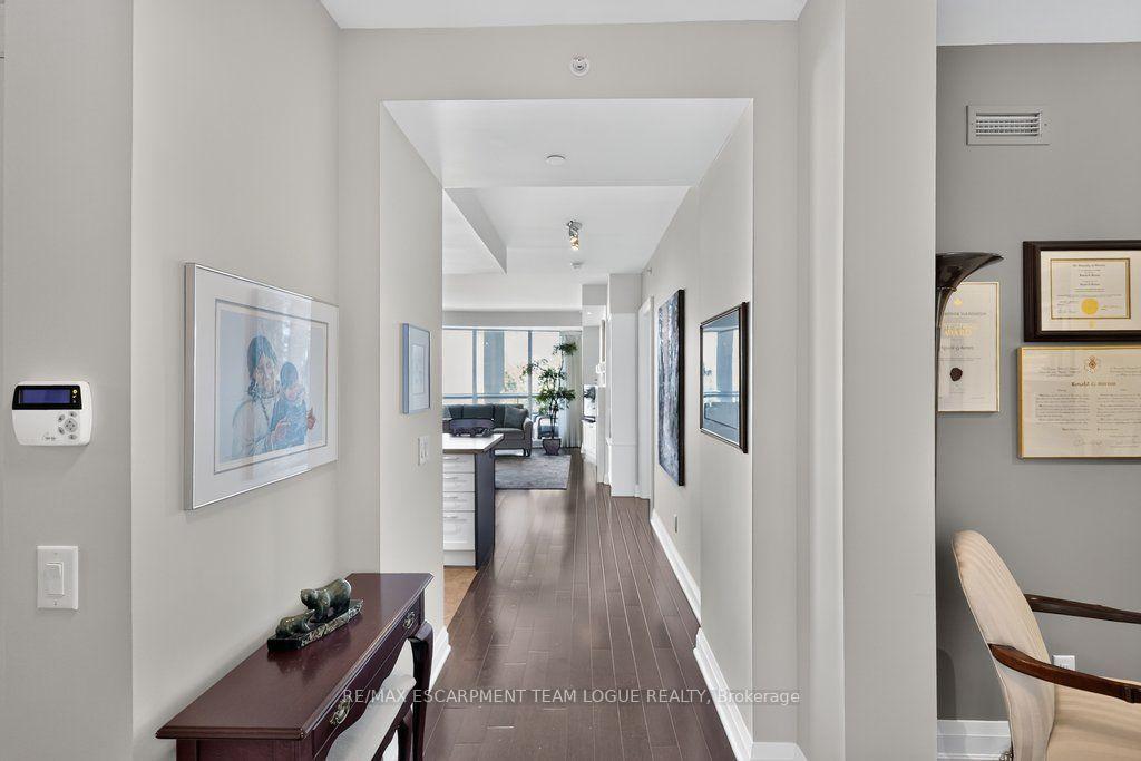 Photo 4 of Unit 317, 11 Bronte Road, Oakville, Bronte — HOMEH