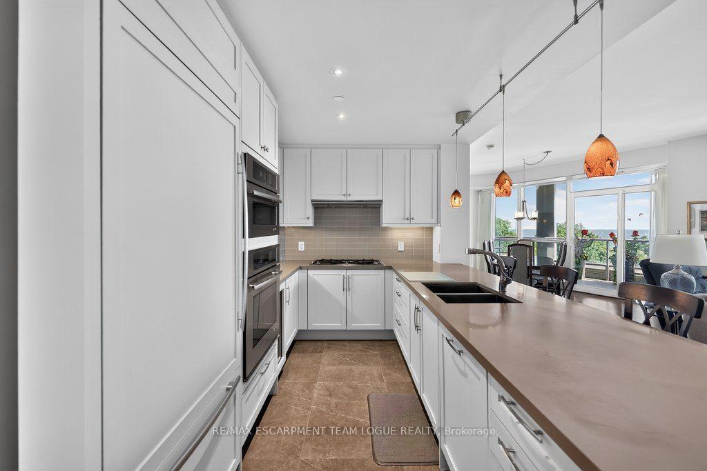 Photo 6 of Unit 317, 11 Bronte Road, Oakville, Bronte — HOMEH