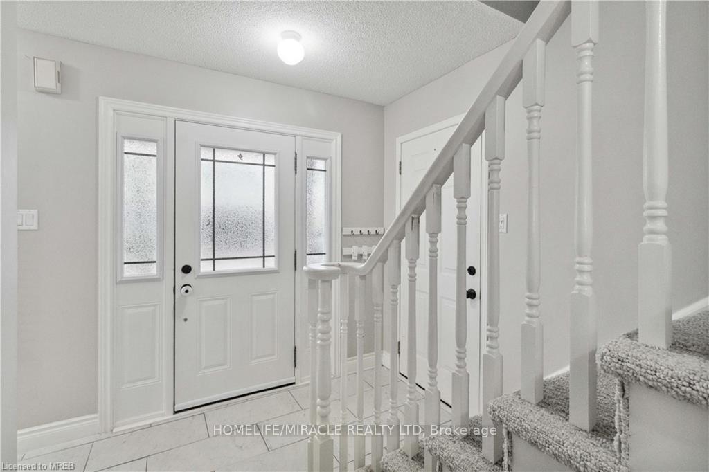 Photo 4 of 2245 Pathfinder Drive, Burlington, Orchard — HOMEH