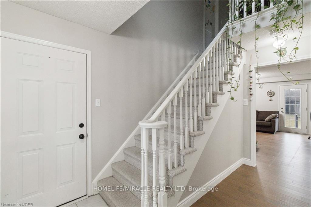 Photo 6 of 2245 Pathfinder Drive, Burlington, Orchard — HOMEH