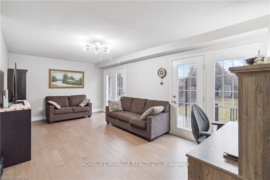 Photo 13 of 2245 Pathfinder Drive, Burlington, Orchard — HOMEH