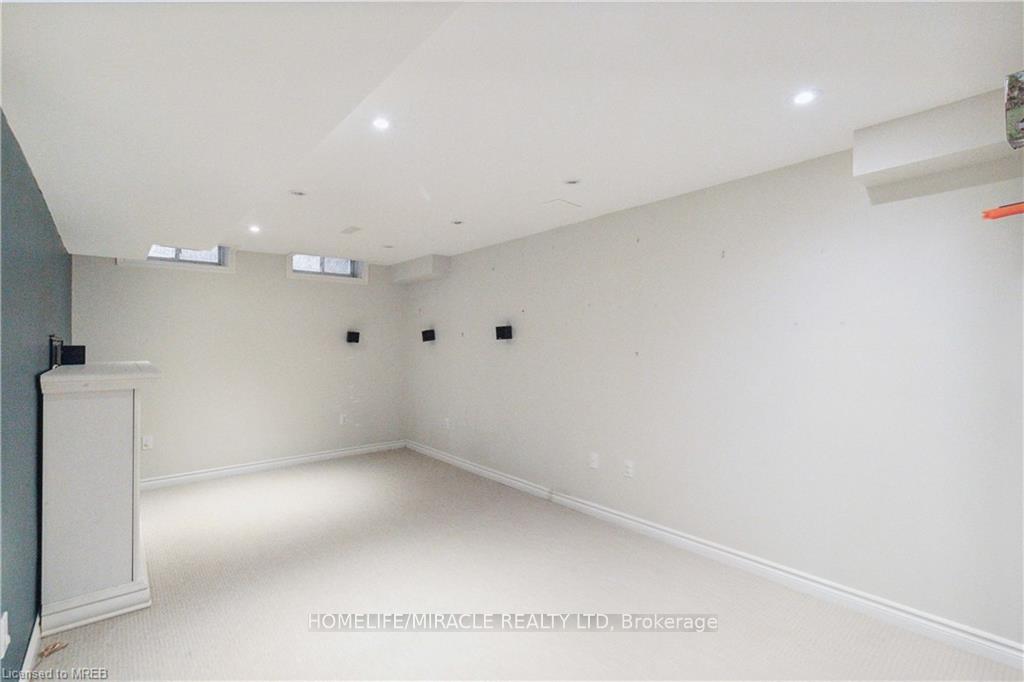 Photo 18 of 2245 Pathfinder Drive, Burlington, Orchard — HOMEH