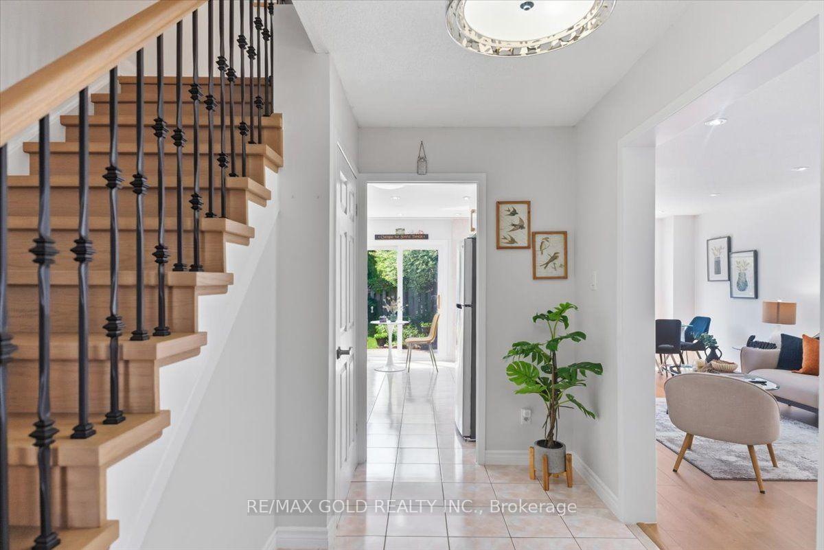 Photo 3 of 29 Tralee Street, Brampton, Heart Lake West — HOMEH