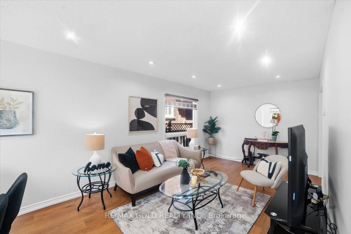 Photo 8 of 29 Tralee Street, Brampton, Heart Lake West — HOMEH