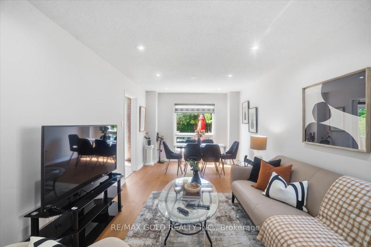 Photo 9 of 29 Tralee Street, Brampton, Heart Lake West — HOMEH