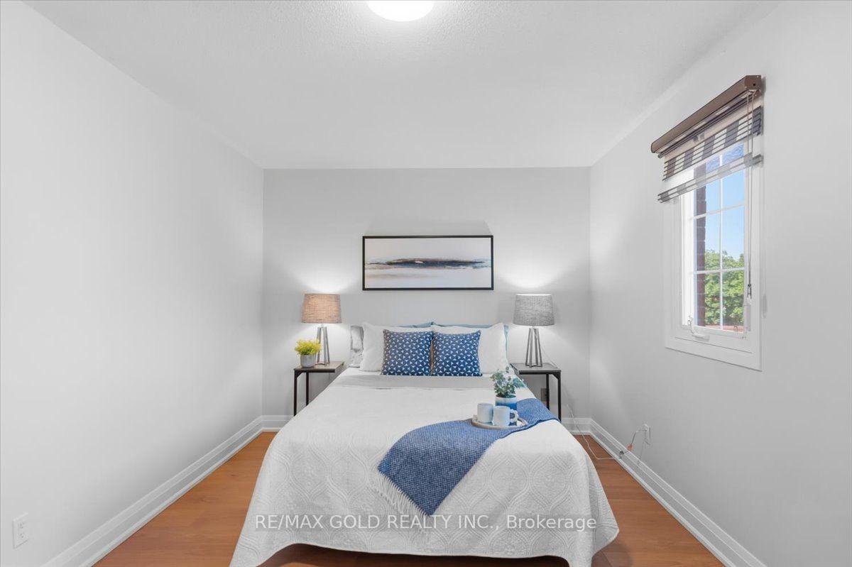 Photo 14 of 29 Tralee Street, Brampton, Heart Lake West — HOMEH