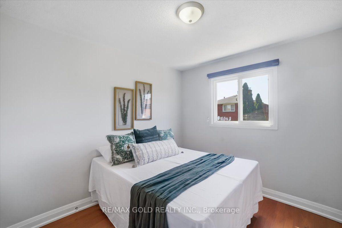 Photo 18 of 29 Tralee Street, Brampton, Heart Lake West — HOMEH