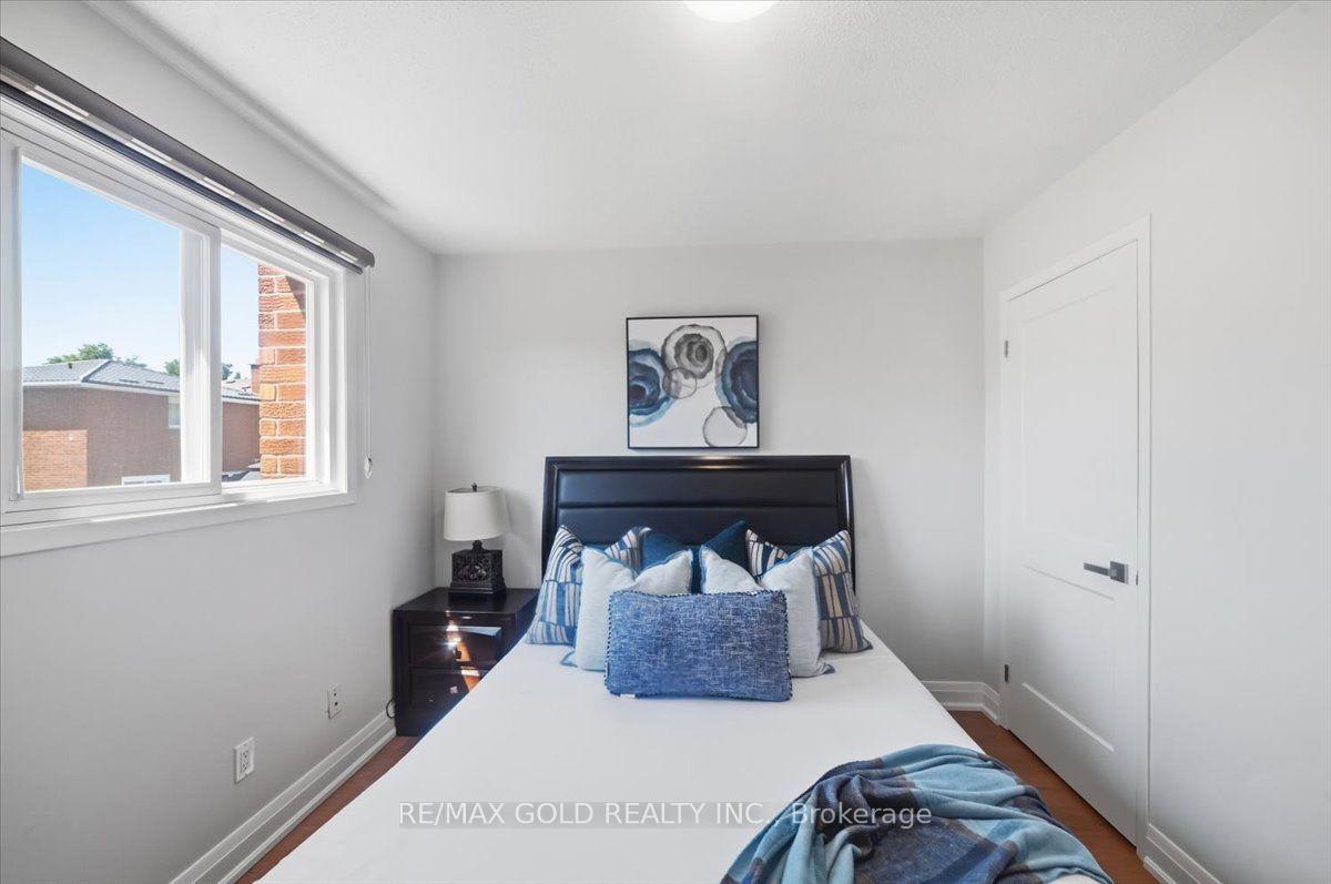 Photo 20 of 29 Tralee Street, Brampton, Heart Lake West — HOMEH