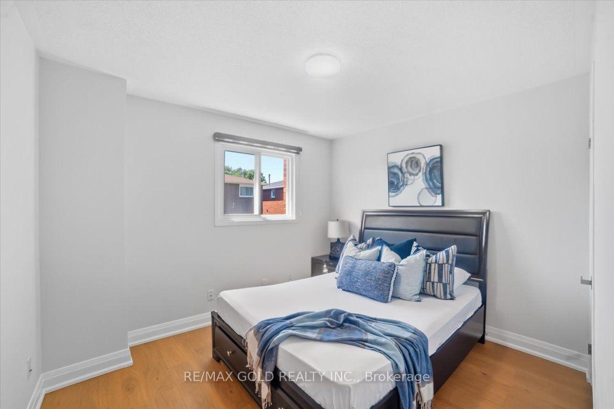 Photo 21 of 29 Tralee Street, Brampton, Heart Lake West — HOMEH