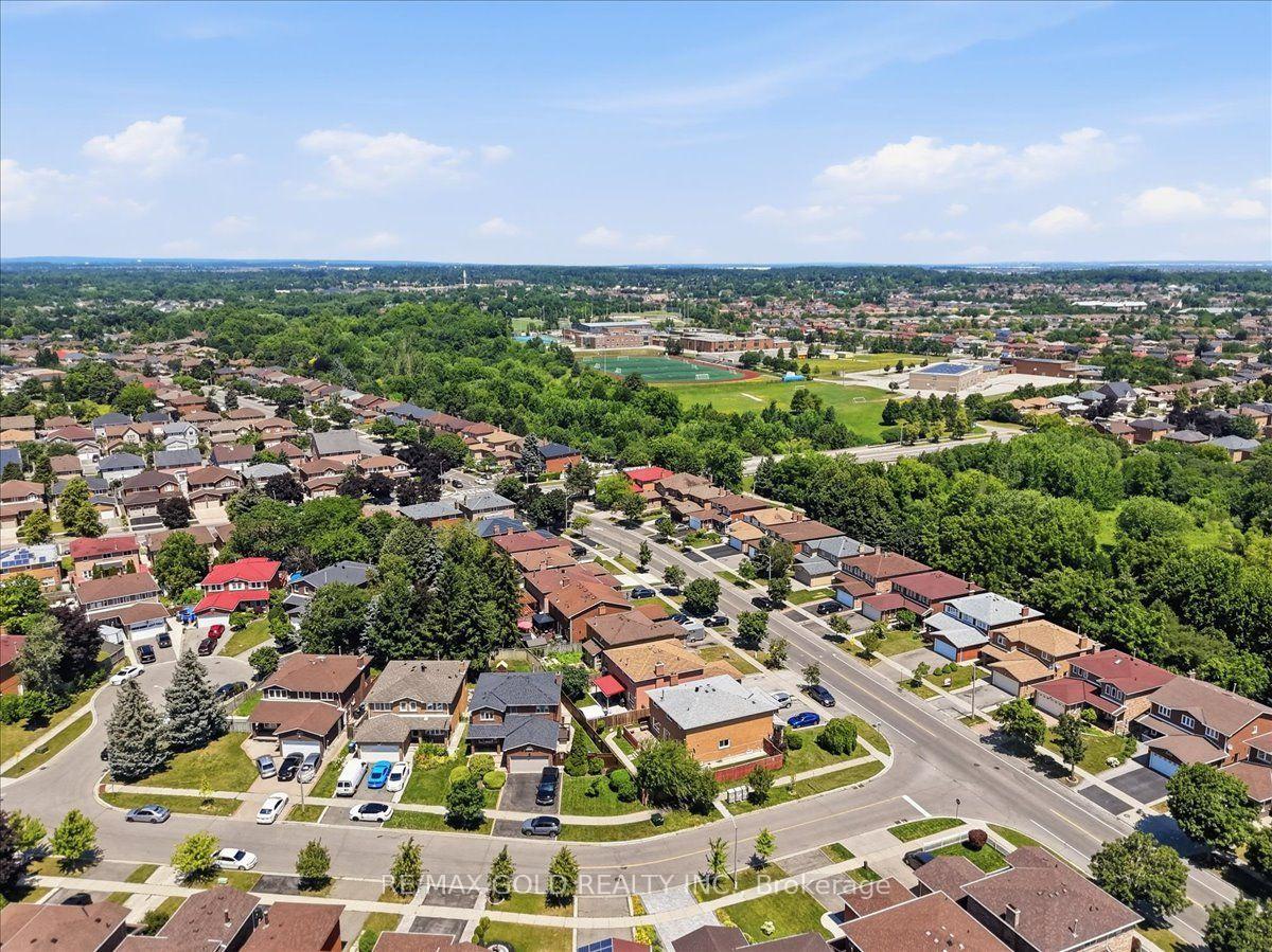 Photo 39 of 29 Tralee Street, Brampton, Heart Lake West — HOMEH