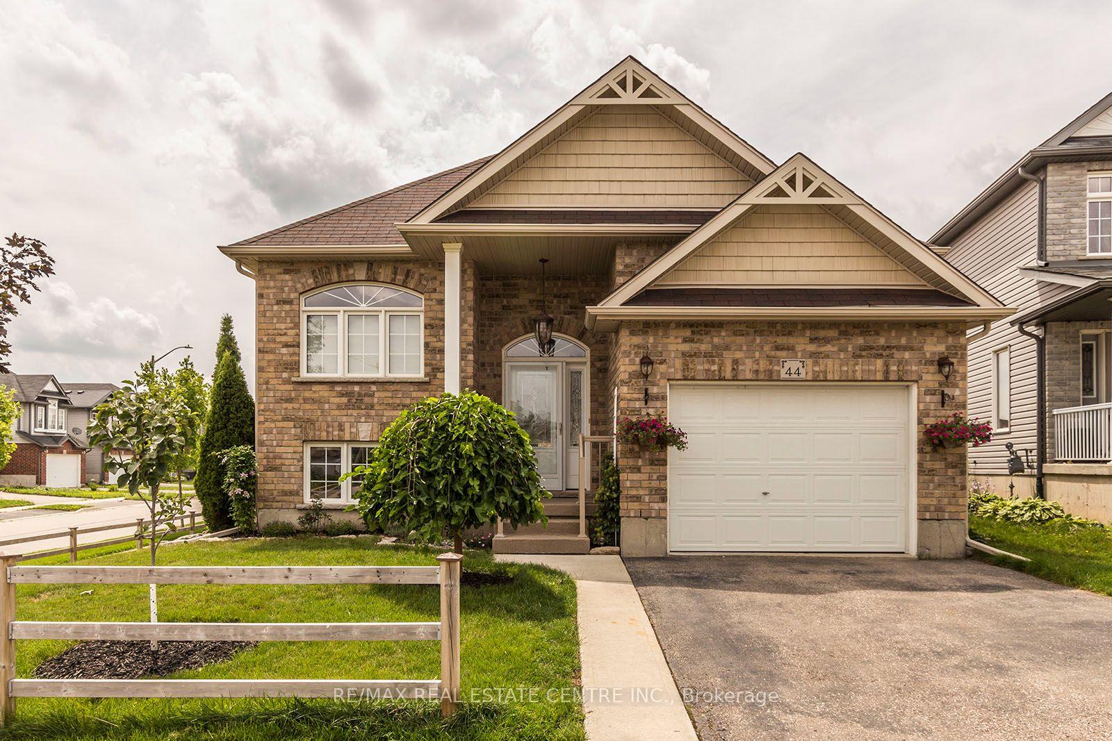 Photo 2 of 44 Lemon Grass Street, Kitchener, Highland West — HOMEH