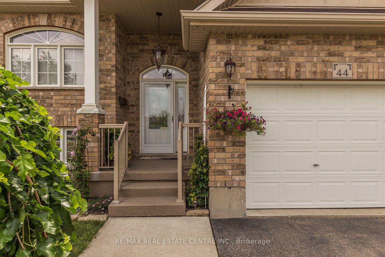 Photo 3 of 44 Lemon Grass Street, Kitchener, Highland West — HOMEH