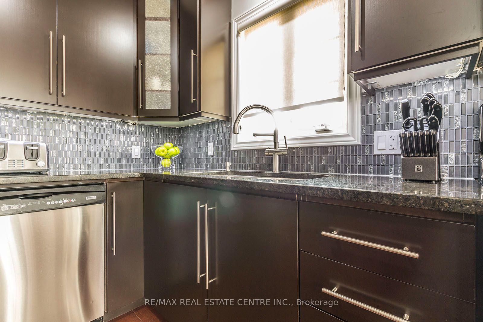 Photo 10 of 44 Lemon Grass Street, Kitchener, Highland West — HOMEH