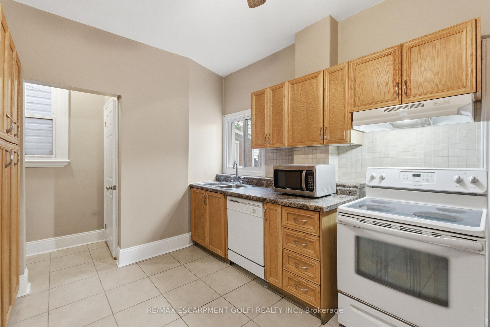 Photo 13 of 643 Wilson Street, Hamilton, Gibson — HOMEH