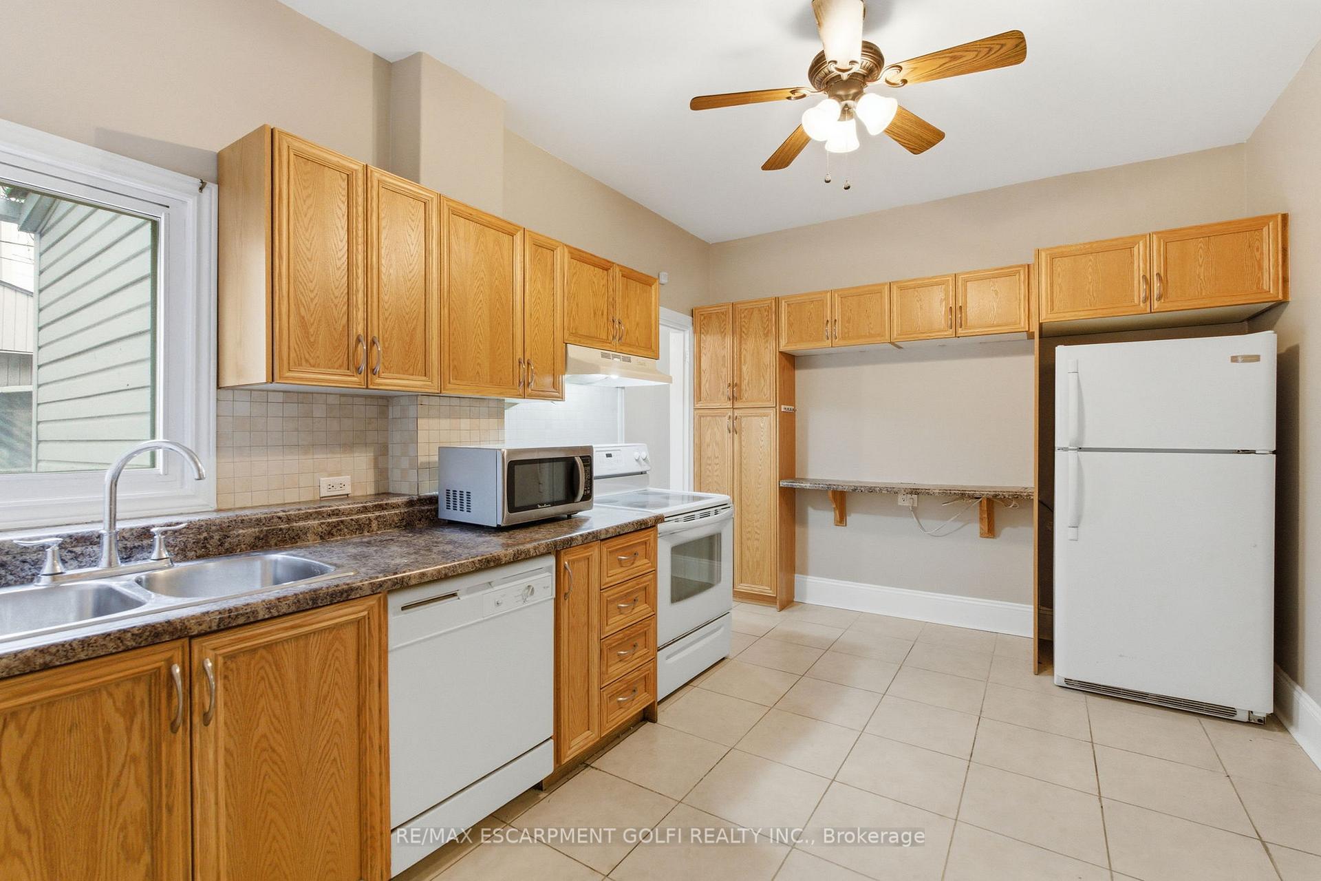 Photo 15 of 643 Wilson Street, Hamilton, Gibson — HOMEH