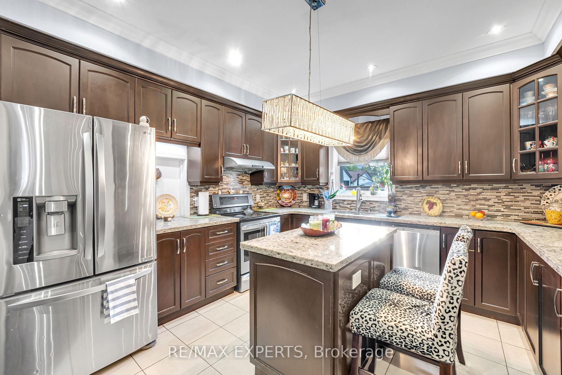 Photo 9 of 18 Cobalt Street, North York, Mount Dennis — HOMEH