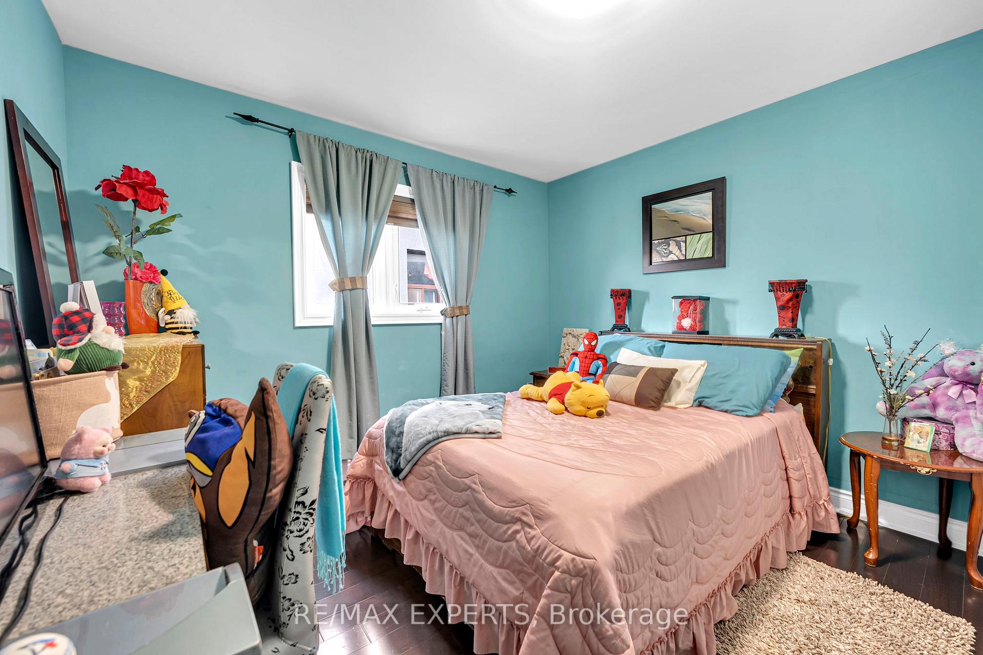 Photo 16 of 18 Cobalt Street, North York, Mount Dennis — HOMEH