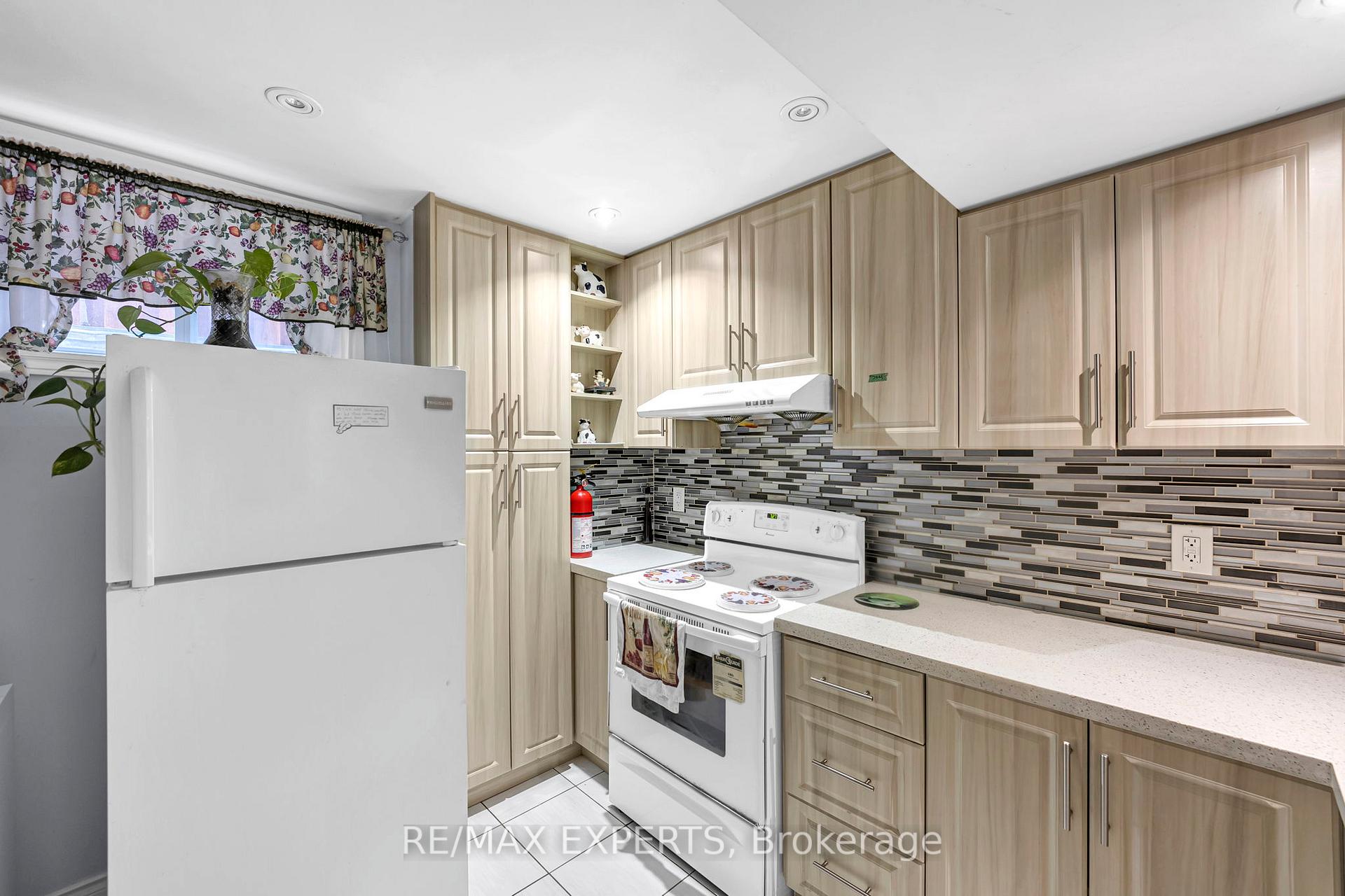 Photo 31 of 18 Cobalt Street, North York, Mount Dennis — HOMEH
