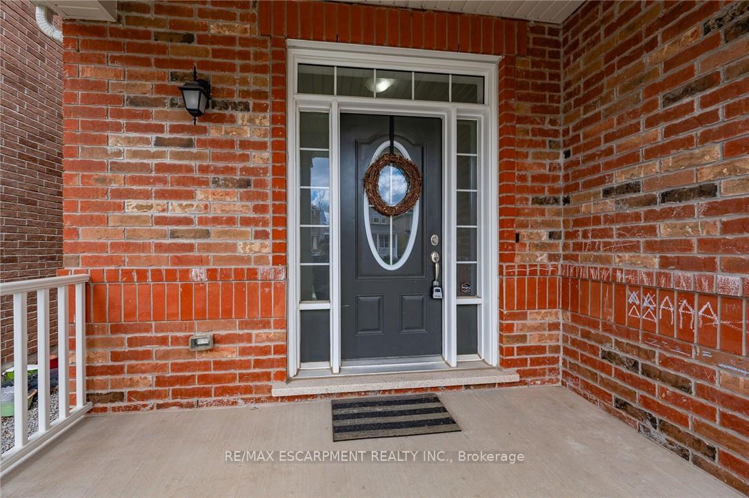 Photo 4 of 286 Spring Creek Drive, Hamilton, Waterdown — HOMEH