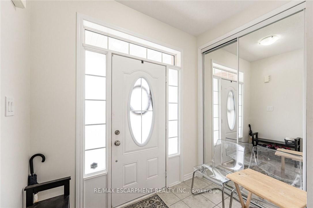 Photo 5 of 286 Spring Creek Drive, Hamilton, Waterdown — HOMEH