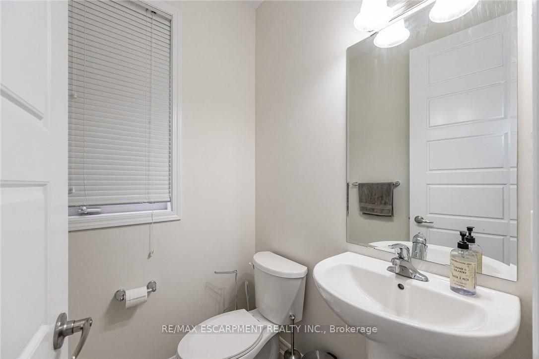 Photo 7 of 286 Spring Creek Drive, Hamilton, Waterdown — HOMEH