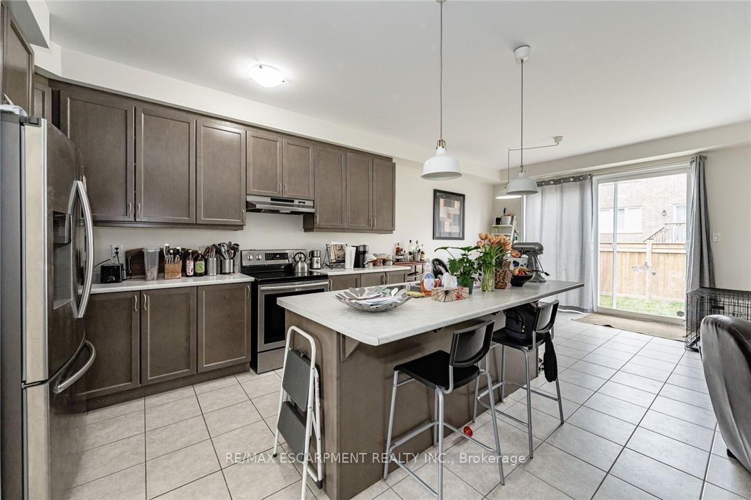 Photo 8 of 286 Spring Creek Drive, Hamilton, Waterdown — HOMEH