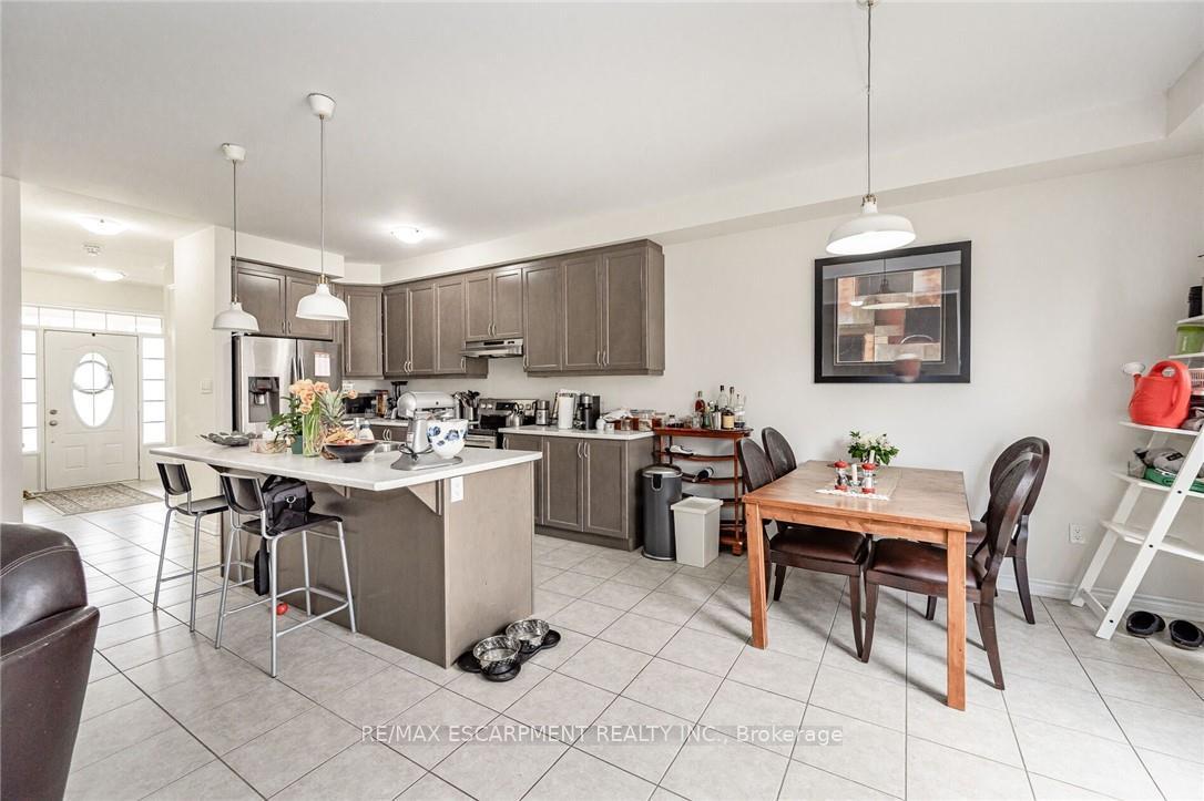 Photo 9 of 286 Spring Creek Drive, Hamilton, Waterdown — HOMEH