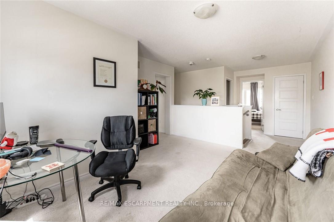 Photo 18 of 286 Spring Creek Drive, Hamilton, Waterdown — HOMEH