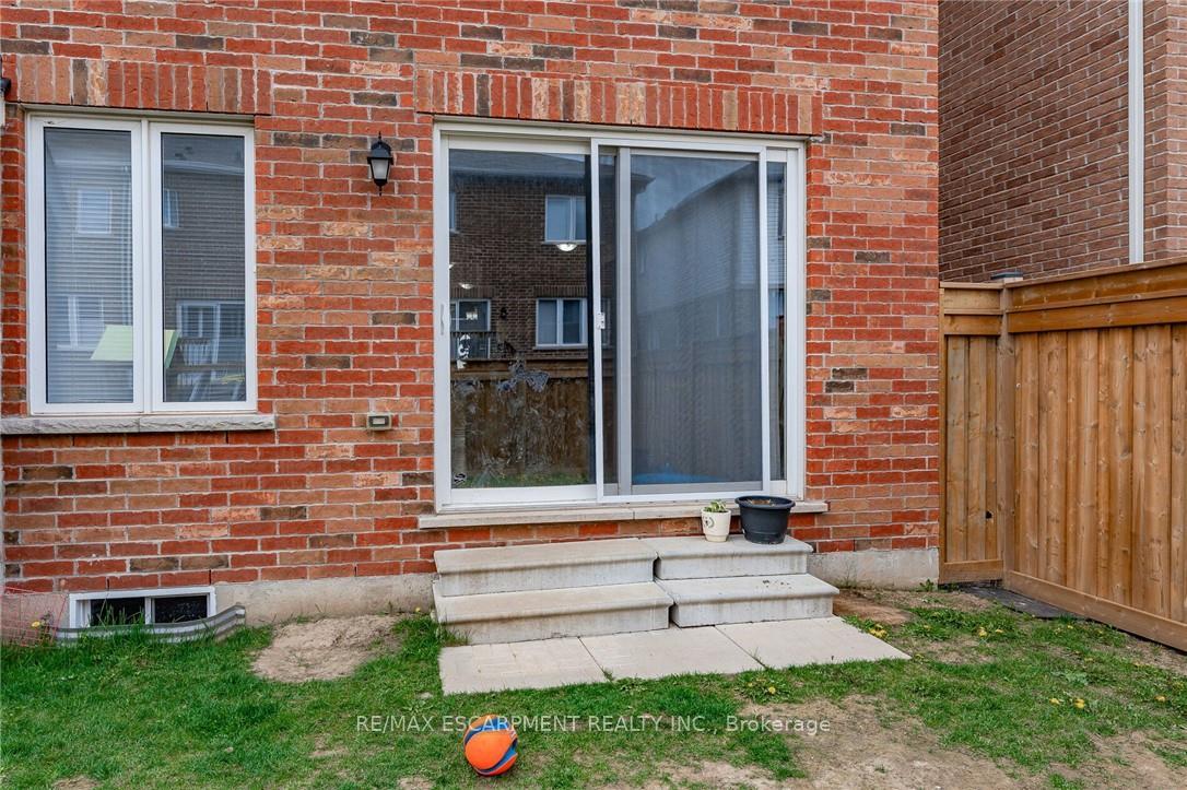 Photo 33 of 286 Spring Creek Drive, Hamilton, Waterdown — HOMEH