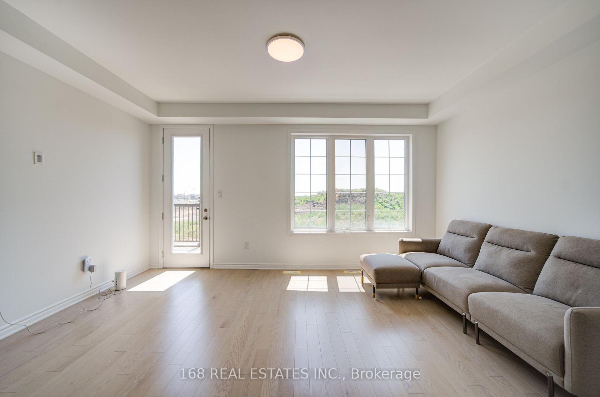 Photo 23 of 44 Azure Drive, Markham, Rural Markham — HOMEH