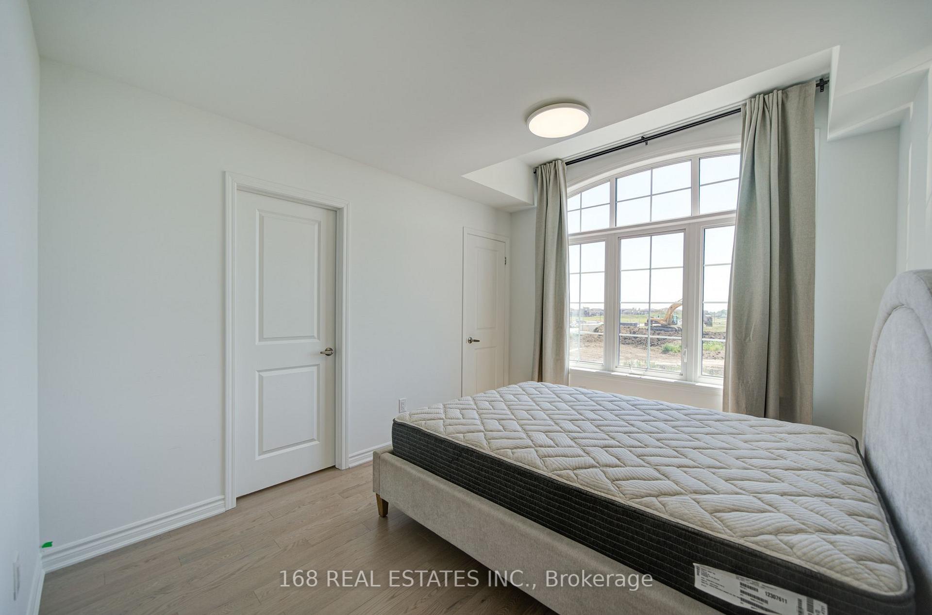 Photo 40 of 44 Azure Drive, Markham, Rural Markham — HOMEH