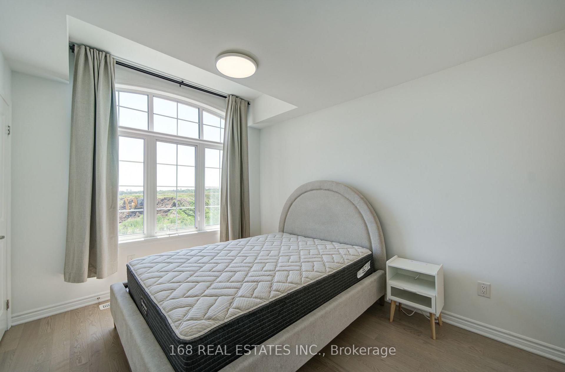 Photo 42 of 44 Azure Drive, Markham, Rural Markham — HOMEH