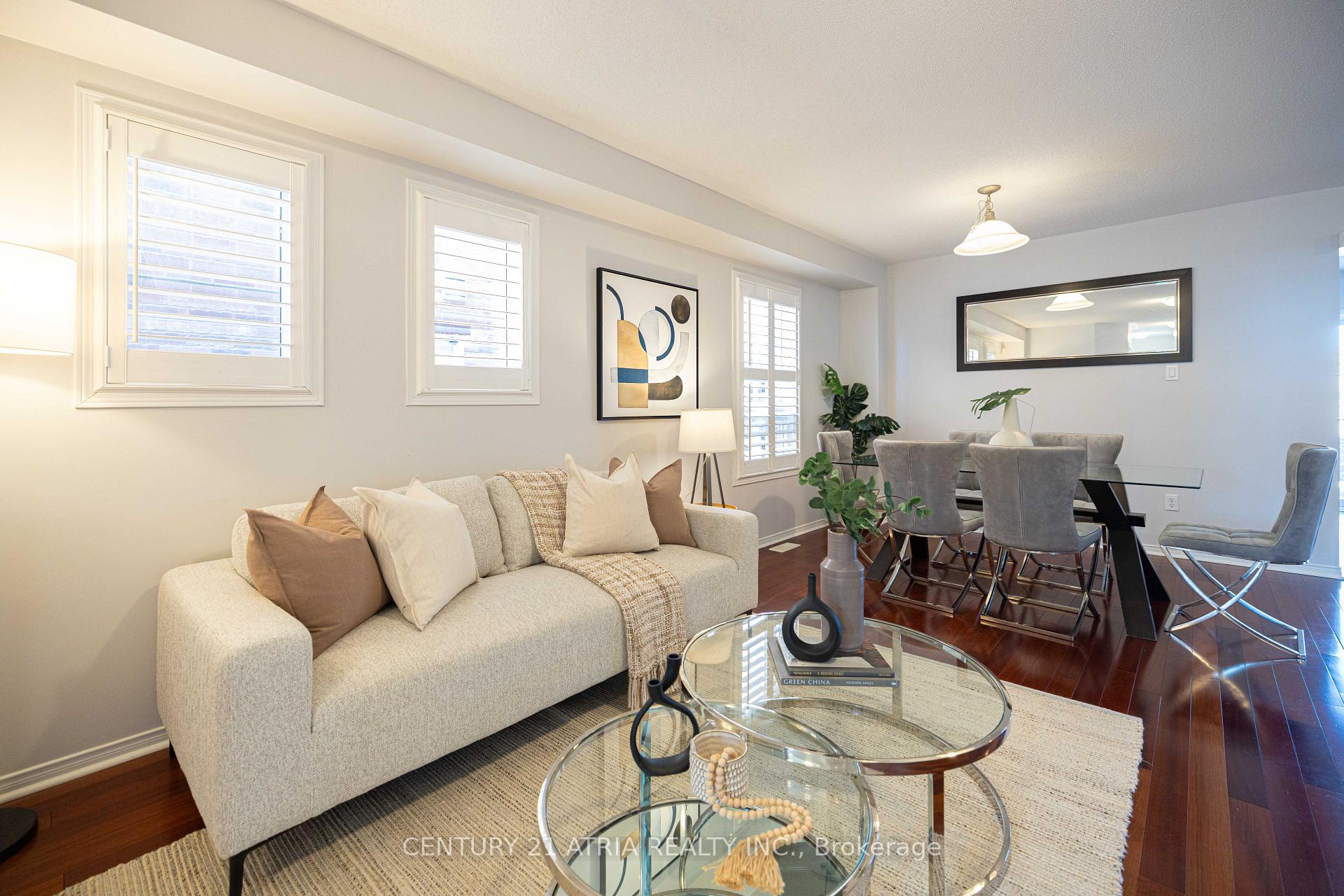 Photo 8 of 21 Treegrove Crescent, Brampton, Fletcher's Meadow — HOMEH
