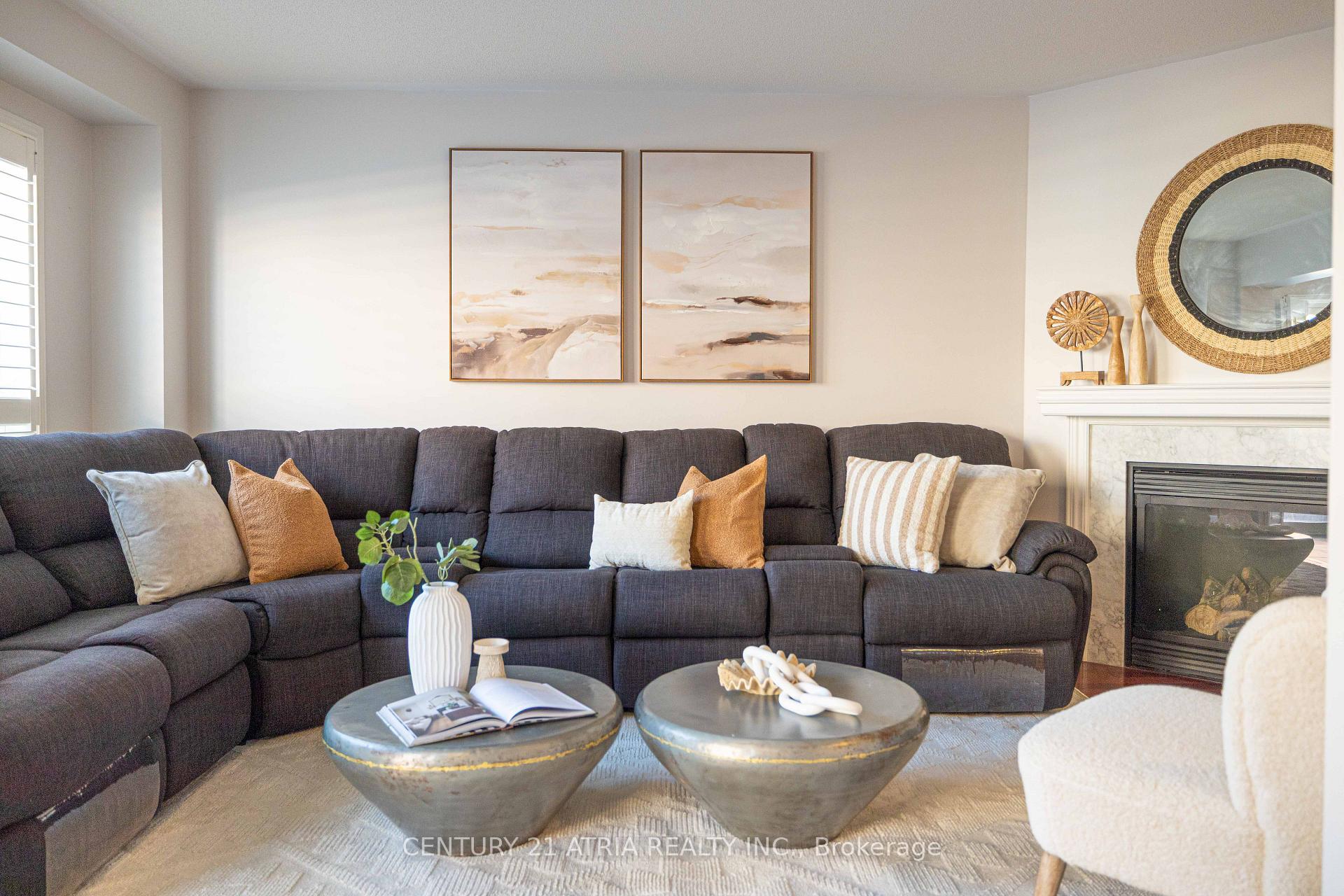 Photo 13 of 21 Treegrove Crescent, Brampton, Fletcher's Meadow — HOMEH