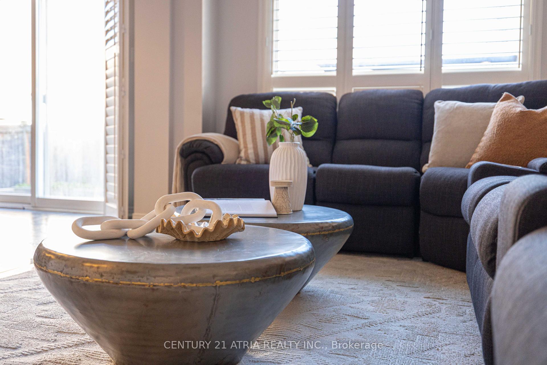 Photo 15 of 21 Treegrove Crescent, Brampton, Fletcher's Meadow — HOMEH
