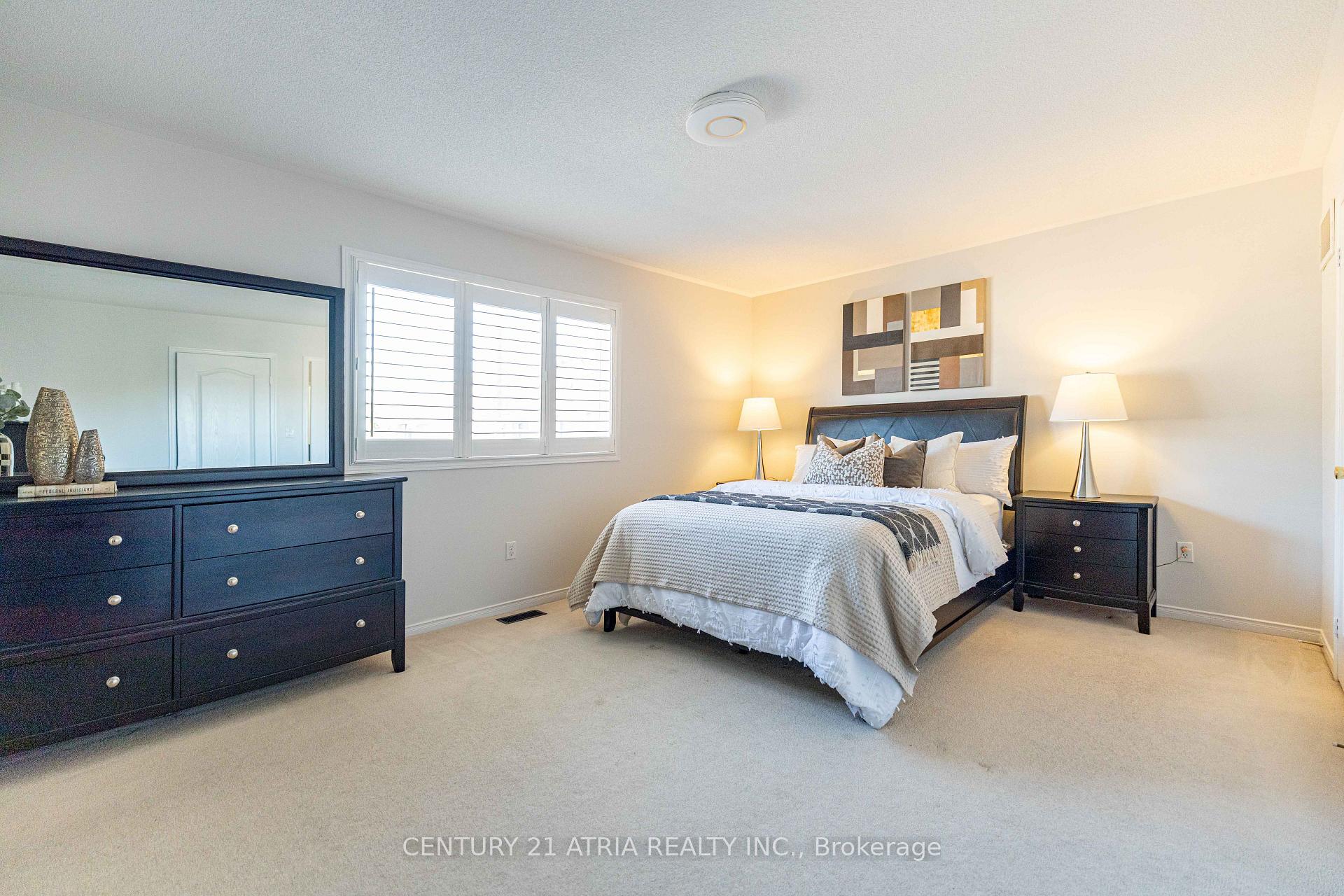 Photo 23 of 21 Treegrove Crescent, Brampton, Fletcher's Meadow — HOMEH