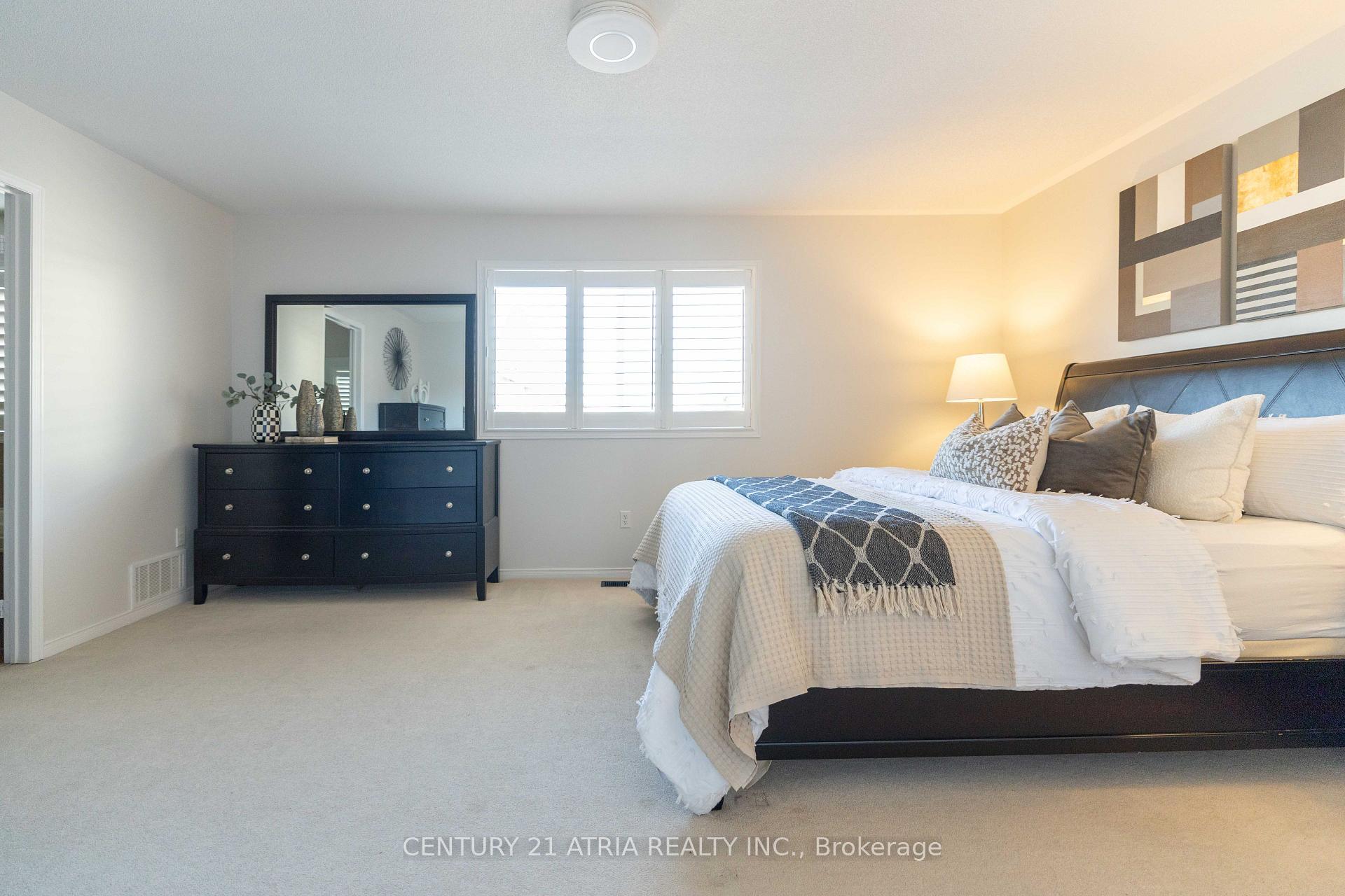 Photo 25 of 21 Treegrove Crescent, Brampton, Fletcher's Meadow — HOMEH