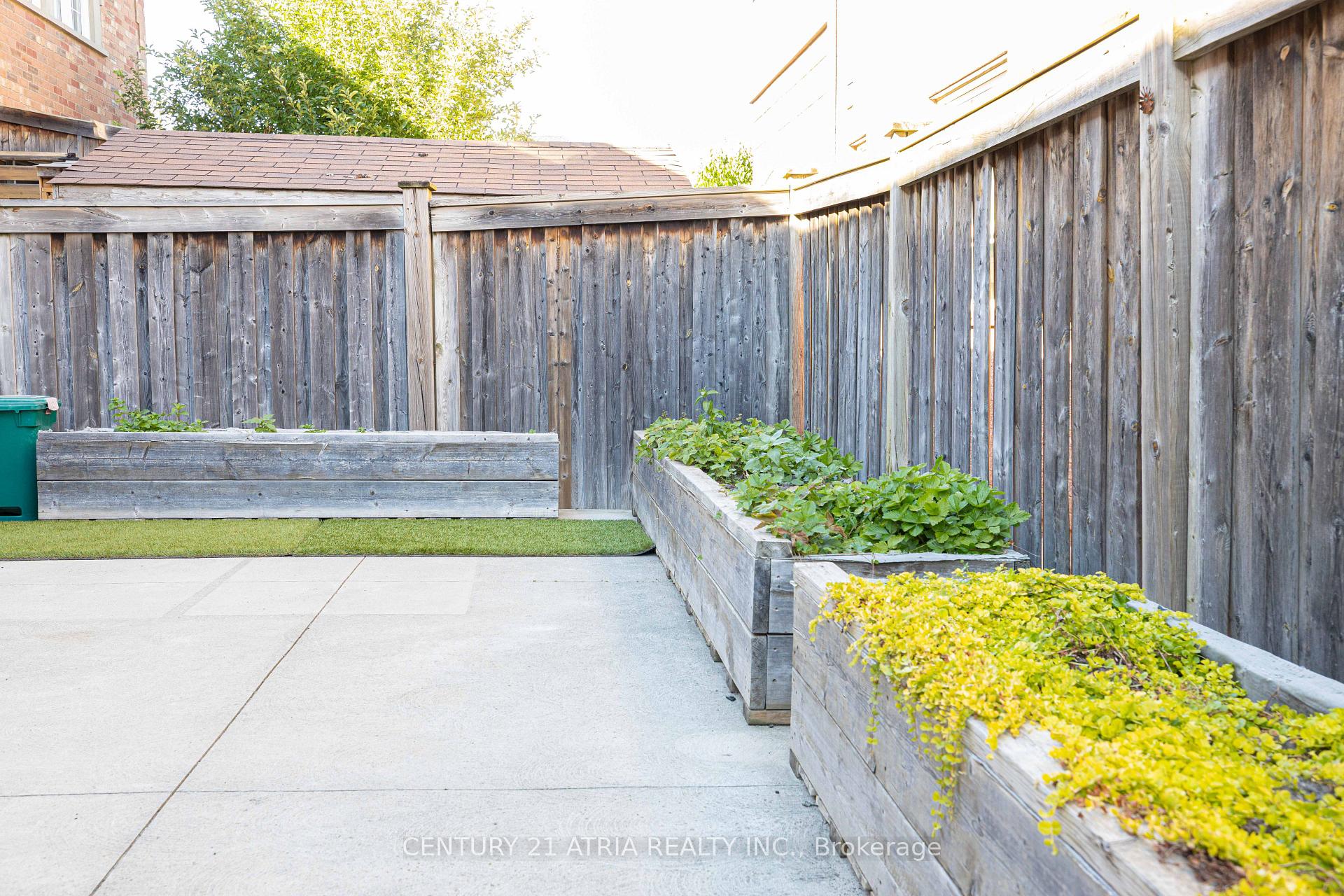 Photo 18 of 21 Treegrove Crescent, Brampton, Fletcher's Meadow — HOMEH