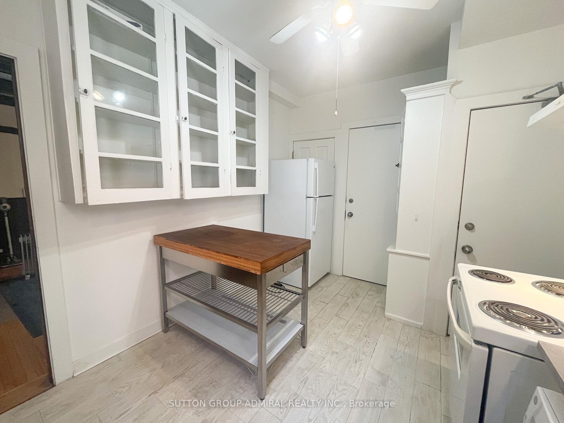 Photo 5 of Unit Main, 335 Palmerston Boulevard, Toronto, Palmerston-Little Italy — HOMEH