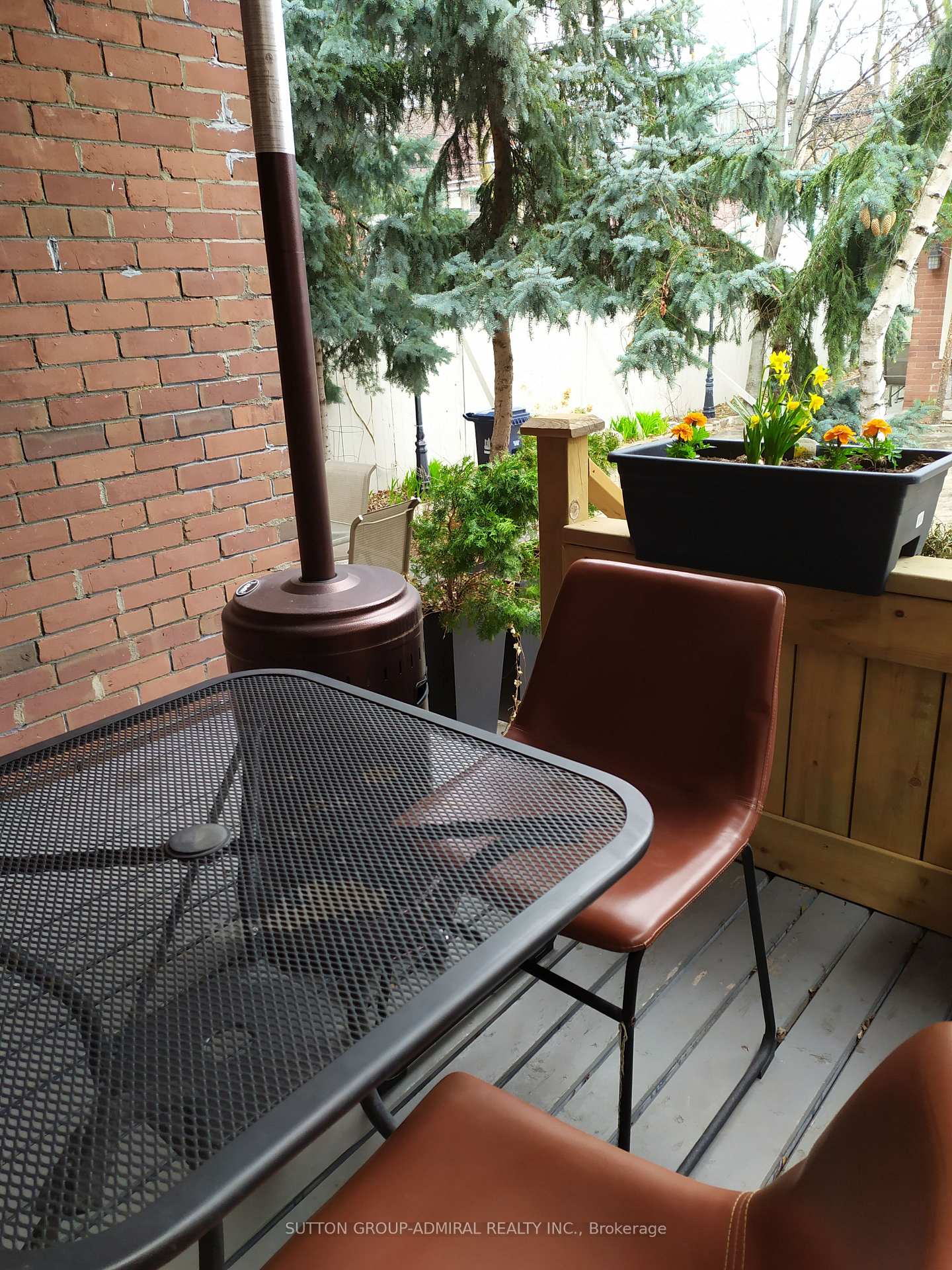 Photo 9 of Unit Main, 335 Palmerston Boulevard, Toronto, Palmerston-Little Italy — HOMEH