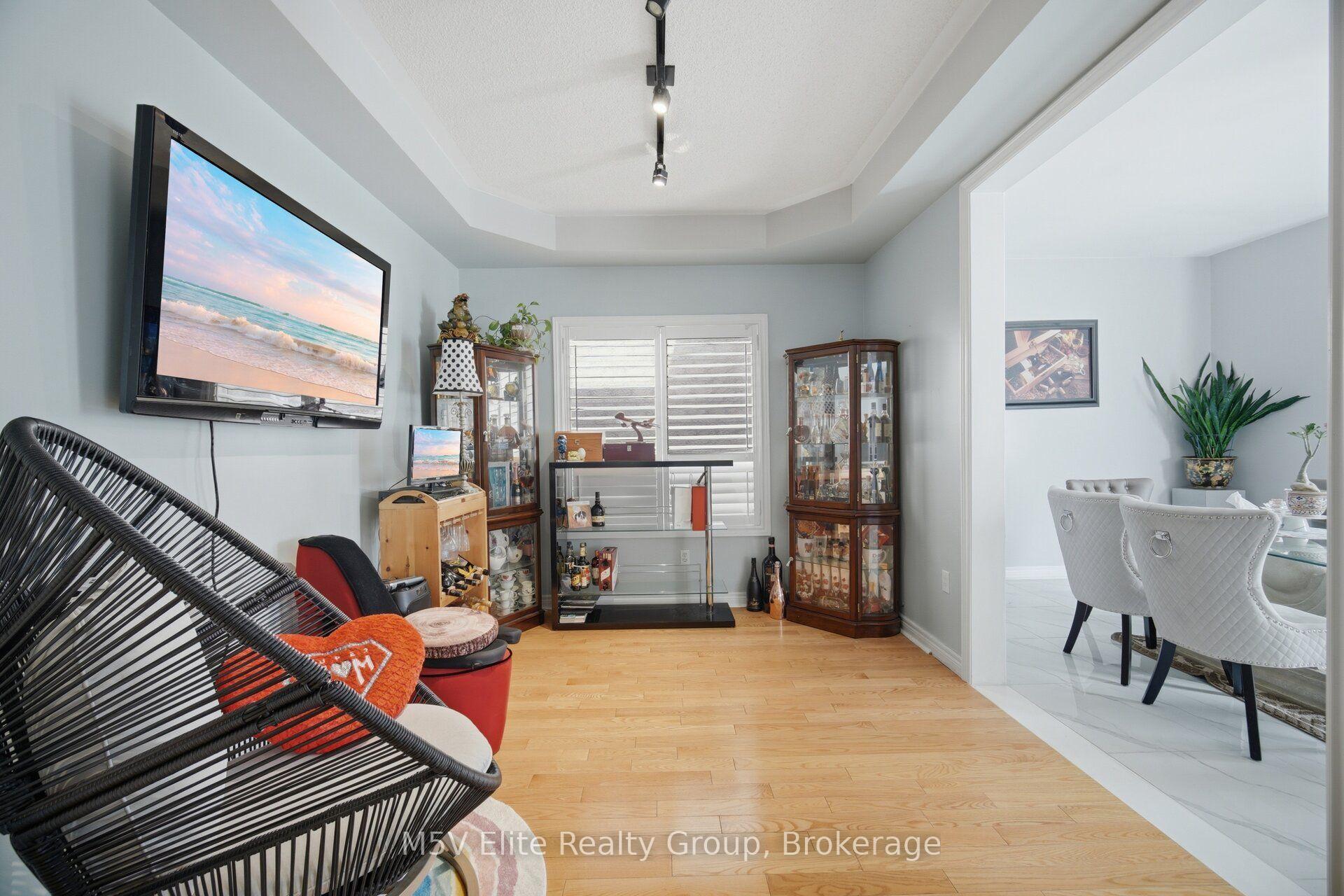 Photo 7 of 168 Sail Crescent, Vaughan, Vellore Village — HOMEH