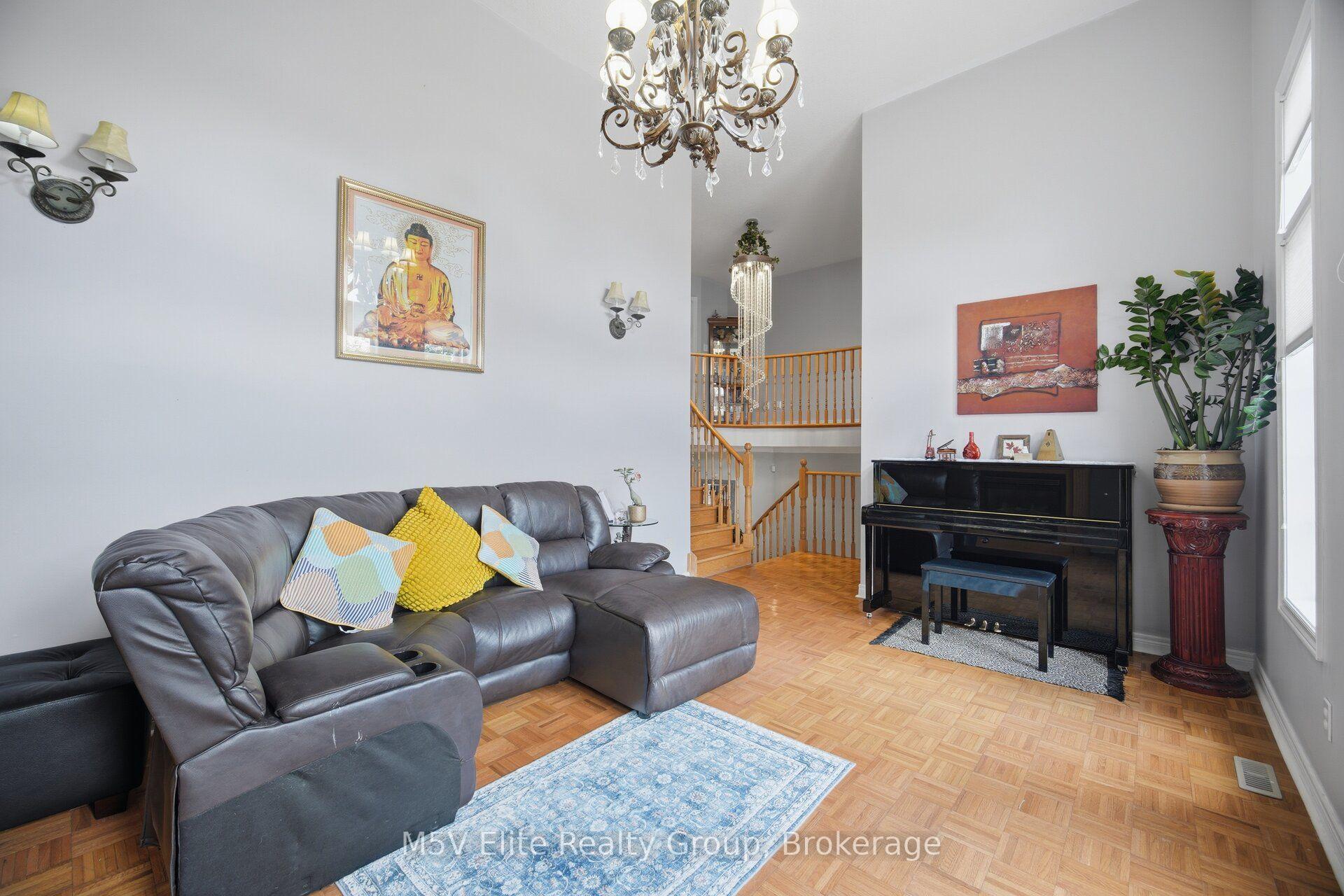 Photo 15 of 168 Sail Crescent, Vaughan, Vellore Village — HOMEH