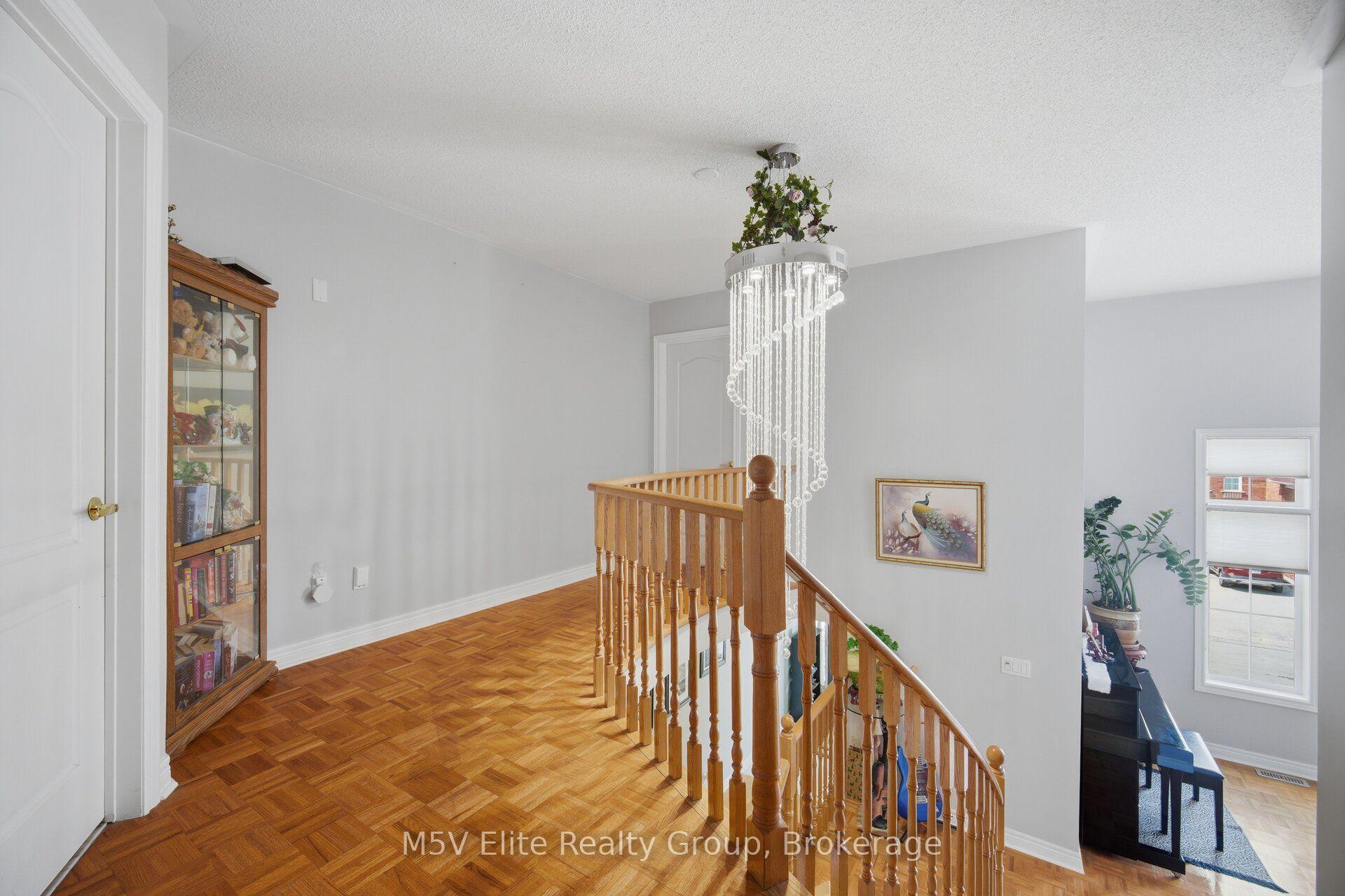 Photo 16 of 168 Sail Crescent, Vaughan, Vellore Village — HOMEH
