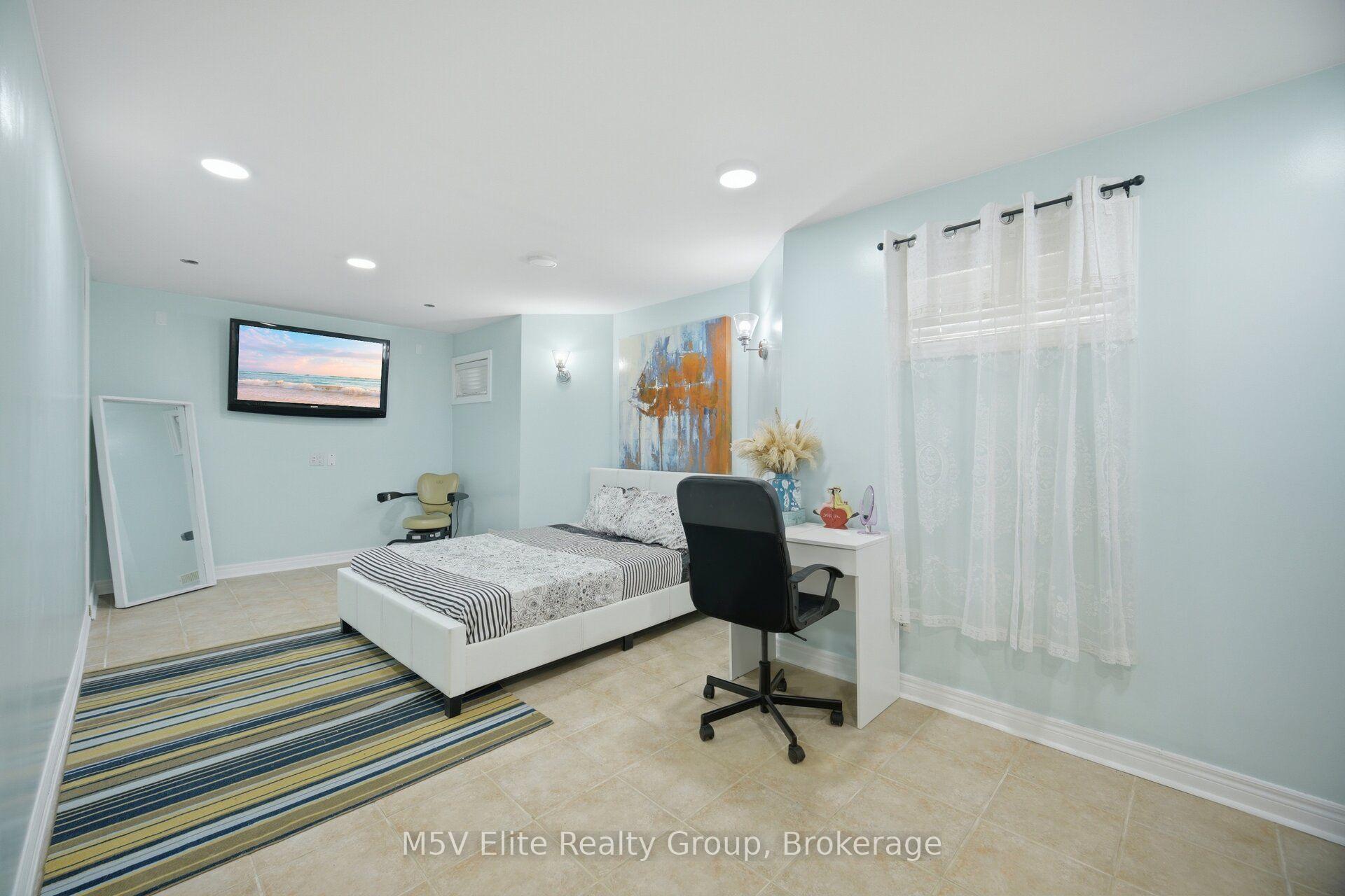 Photo 33 of 168 Sail Crescent, Vaughan, Vellore Village — HOMEH