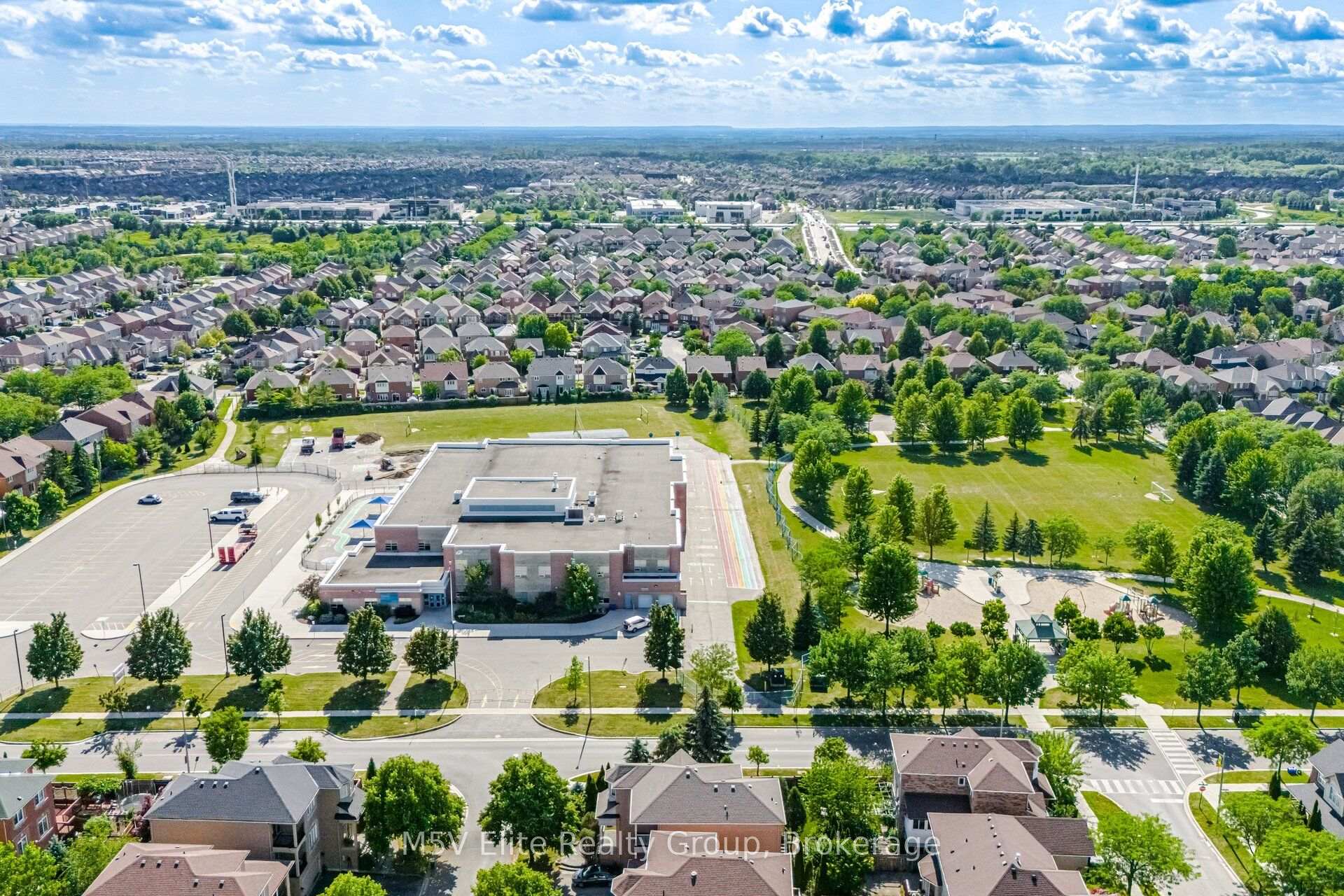 Photo 44 of 168 Sail Crescent, Vaughan, Vellore Village — HOMEH