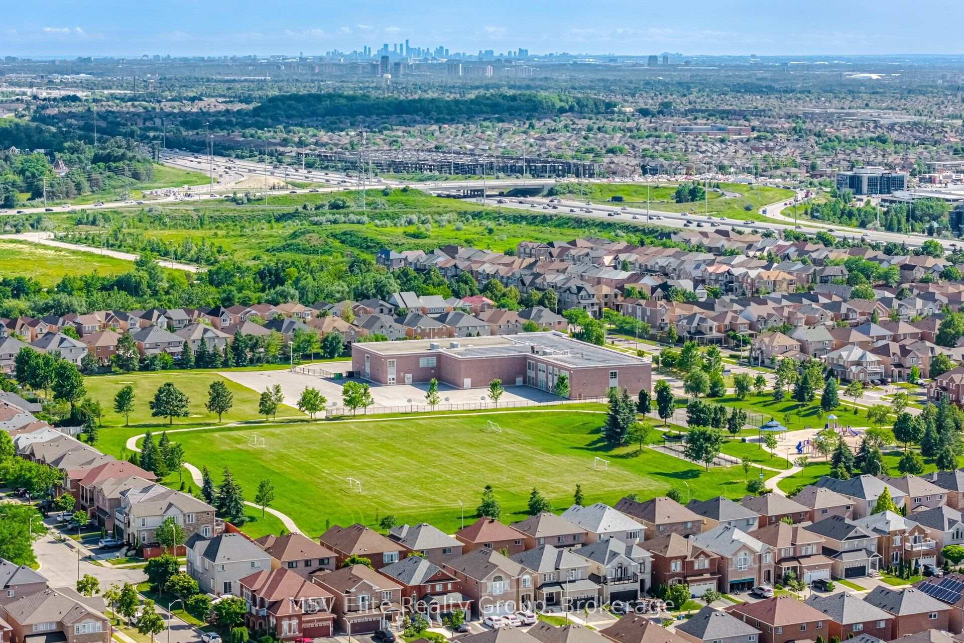 Photo 45 of 168 Sail Crescent, Vaughan, Vellore Village — HOMEH