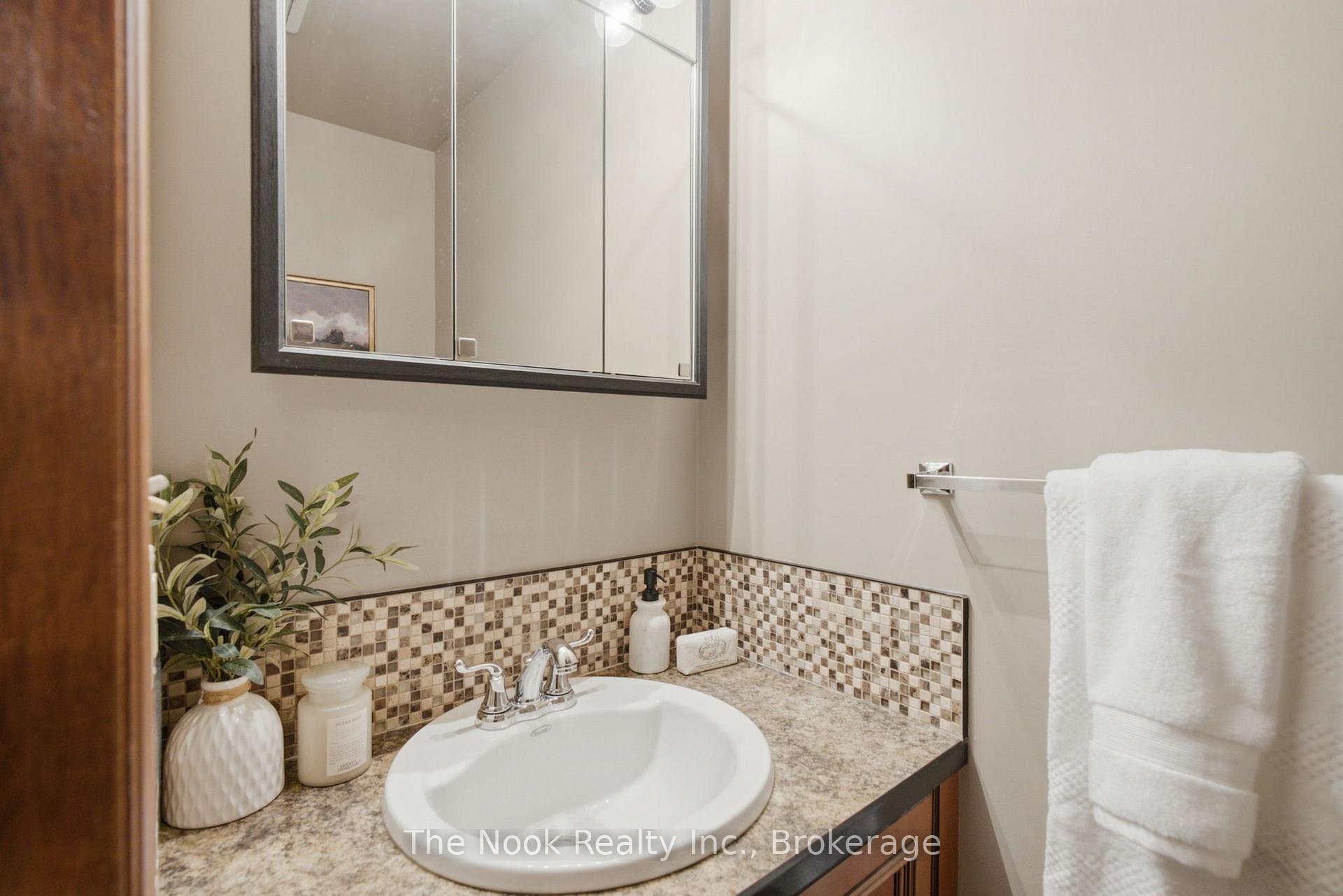 Photo 23 of 77 Soper Creek Drive, Clarington, Bowmanville — HOMEH