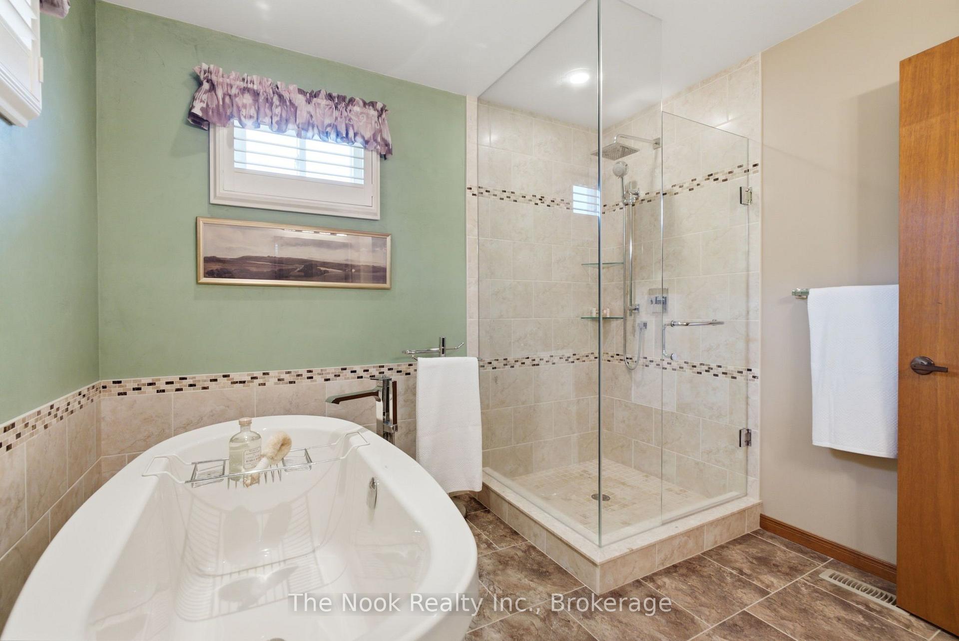 Photo 32 of 77 Soper Creek Drive, Clarington, Bowmanville — HOMEH