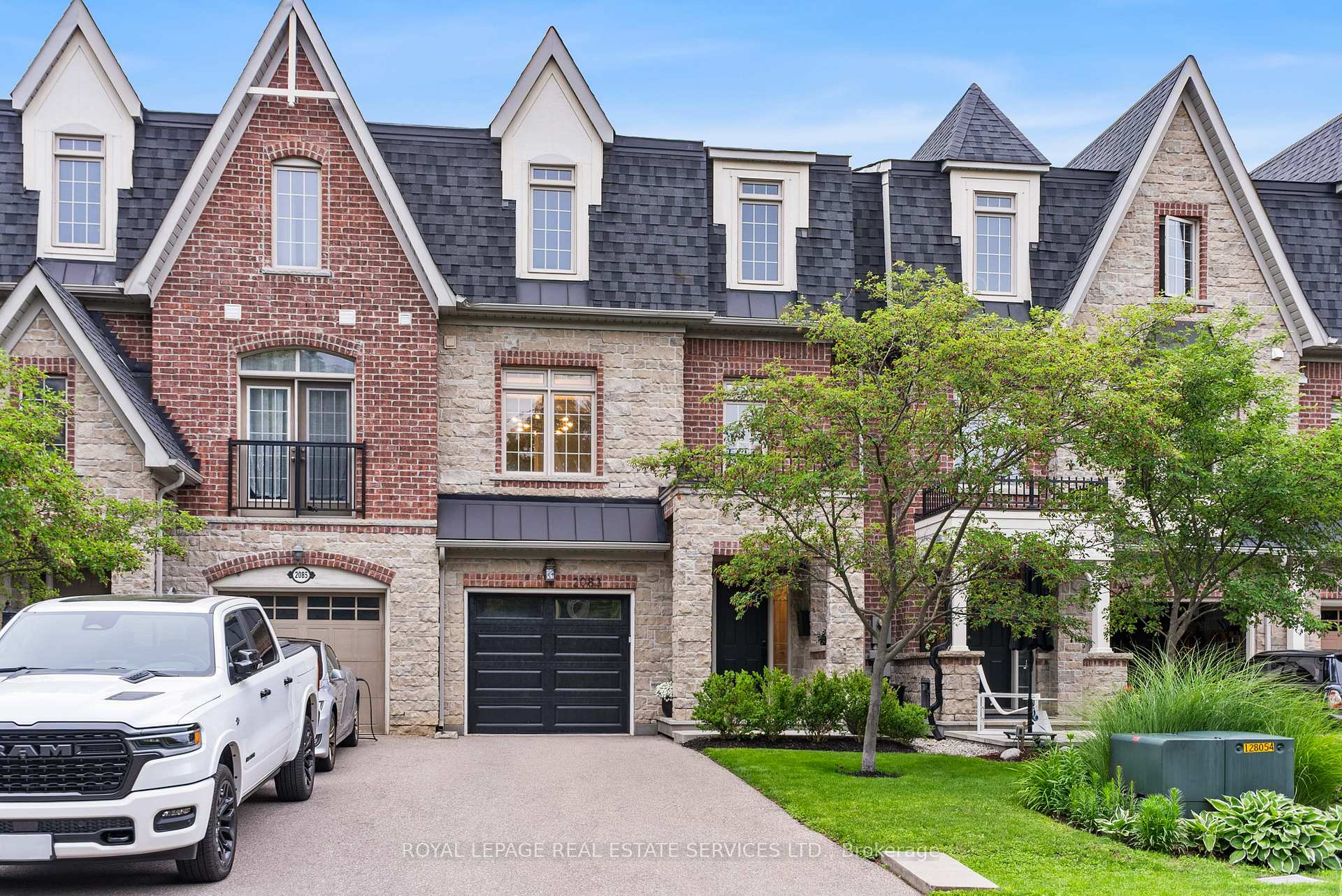 Photo 1 of 2083 Grange Drive, Mississauga, Cooksville — HOMEH