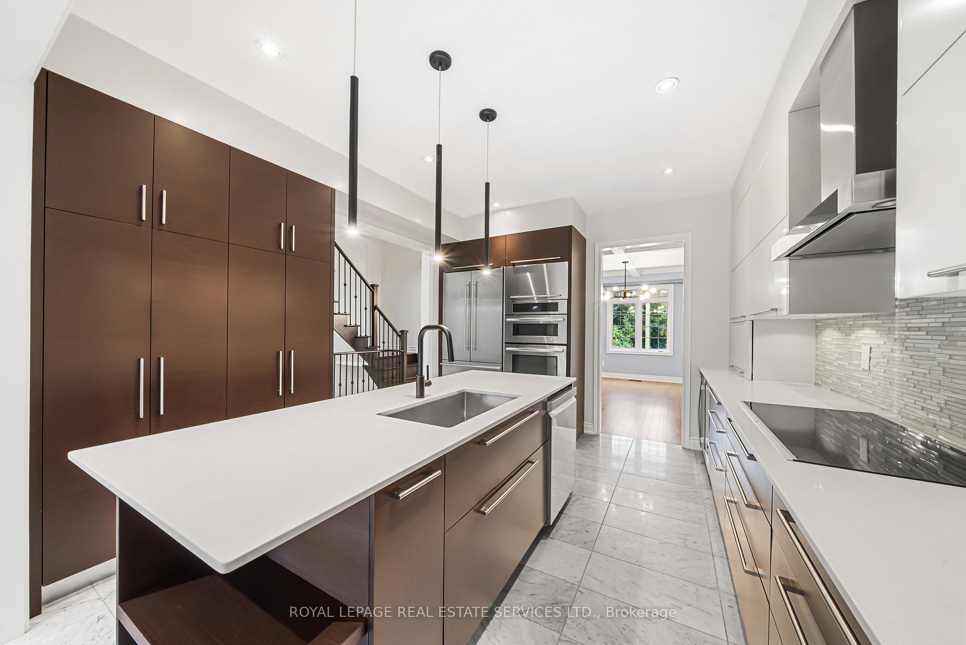 Photo 5 of 2083 Grange Drive, Mississauga, Cooksville — HOMEH